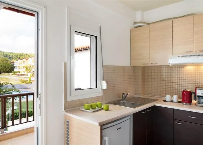 Kassandra Aparthotel 3*